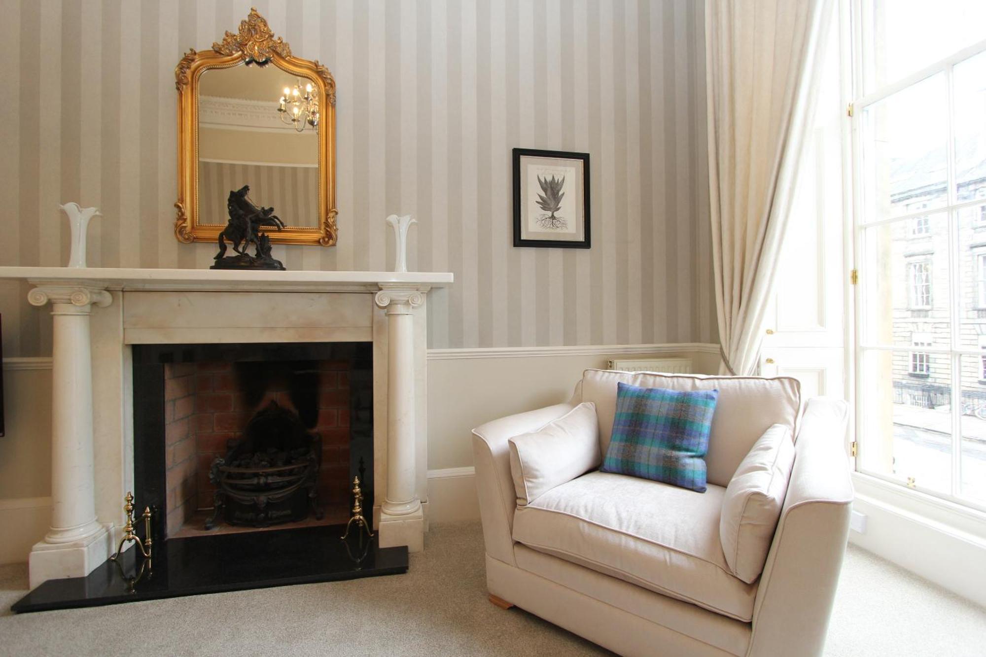 Escape To Edinburgh @ Albyn Place 外观 照片
