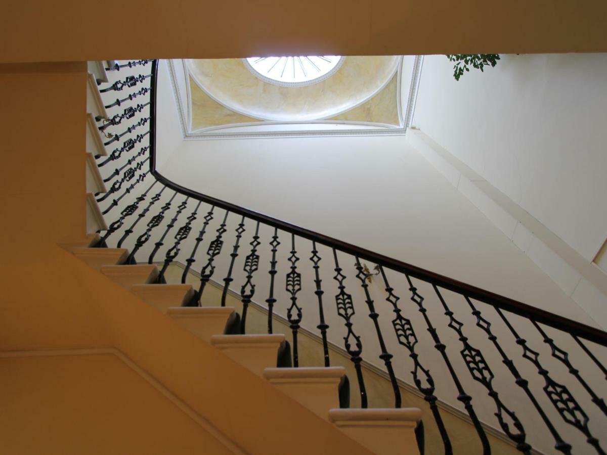 Escape To Edinburgh @ Albyn Place 外观 照片